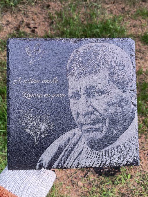 Ardoise funéraire personnalisée avec photo gravée au laser et message hommage